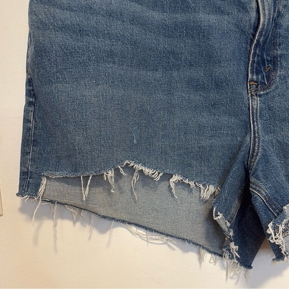 Abercrombie & Fitch the high rise 4” mom shorts NWT, sz 35 - Picture 10 of 13
